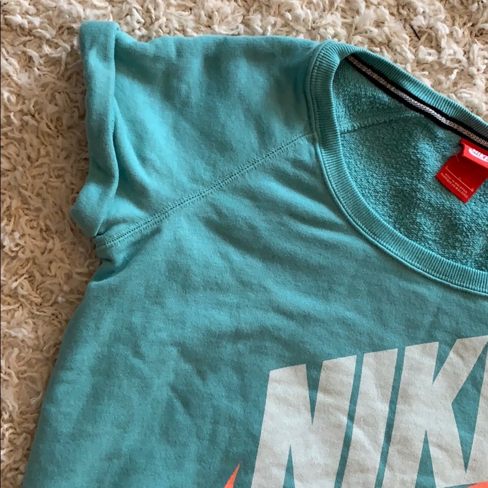 SWOOSH - Picture 1 of 5
